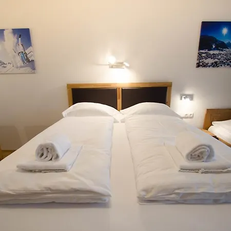 Deluxe Studio Kaprun By All In One Apartments Room photo