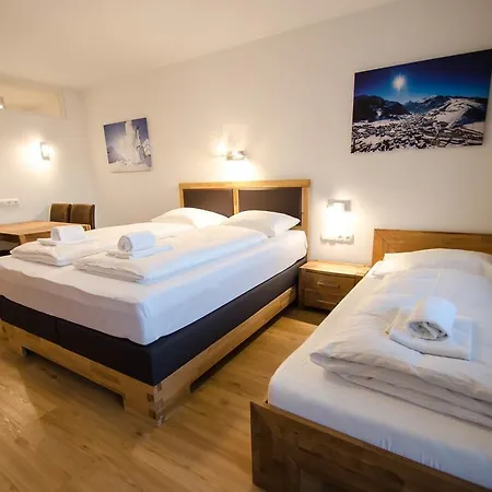 Deluxe Studio Kaprun By All In One Apartments Room photo