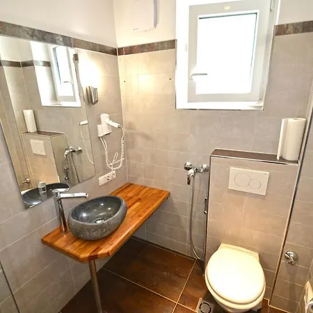 Deluxe Studio Kaprun By All In One Apartments Room photo